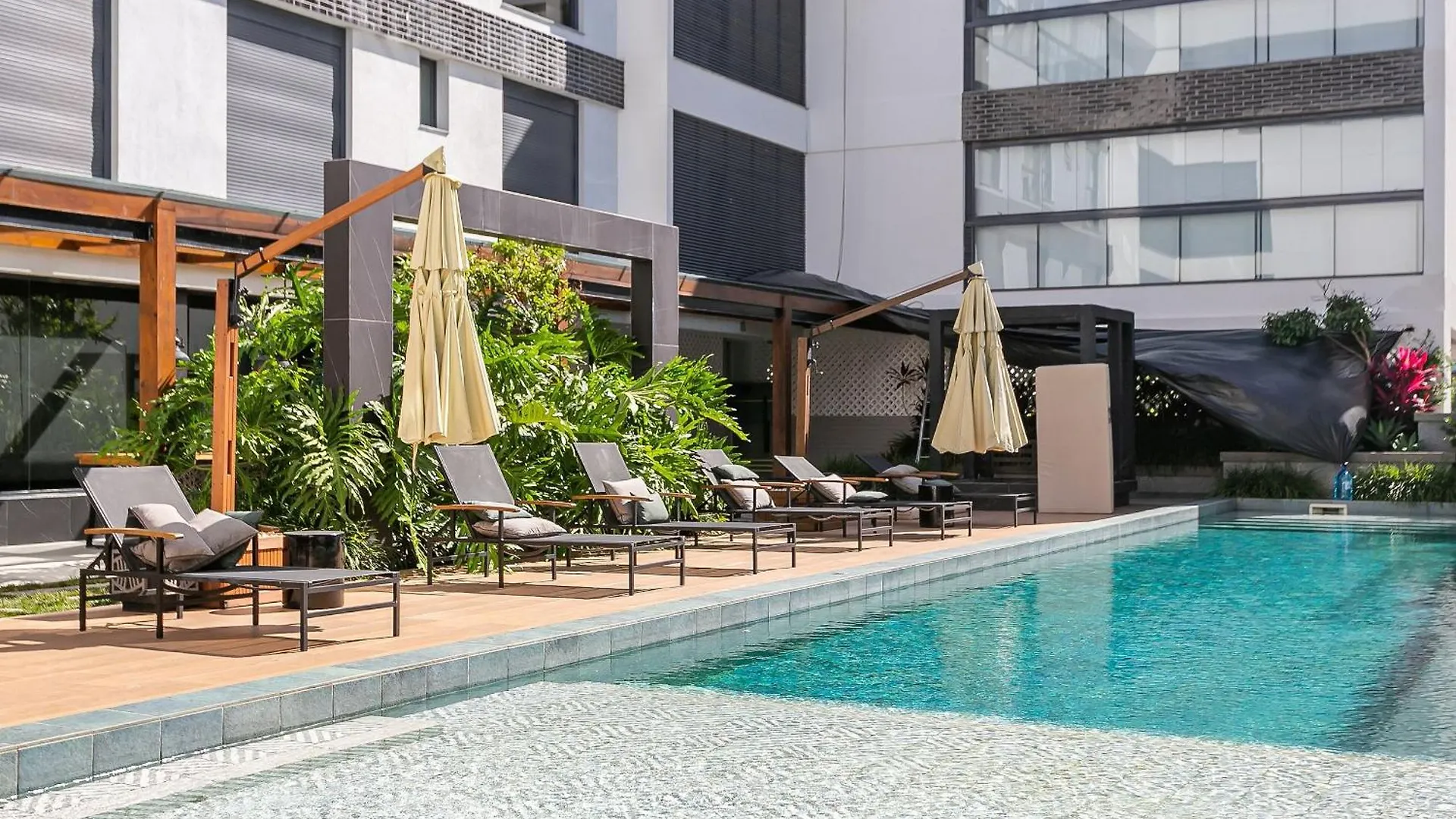 Studio Luxuoso Pe Na Areia Em Irb203 Florianópolis